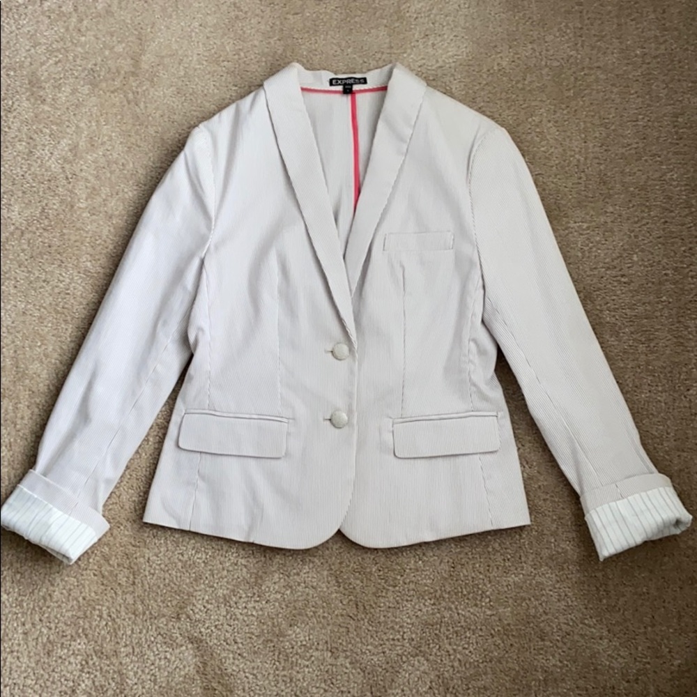 Express Woman’s blazer, gray and white